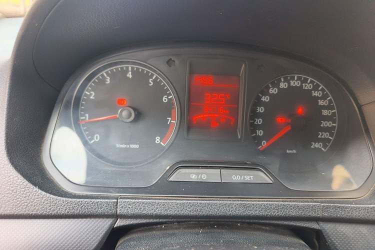 Used Volkswagen Jetta 2013 1.4L Manual Fashion Model Odometer Close Up