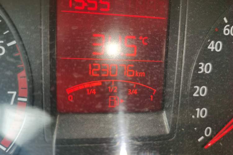 Used Volkswagen Jetta 2013 1.4L Manual Fashion Model Odometer Close Up