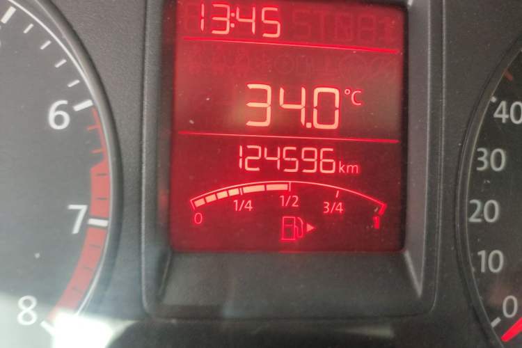 Used Volkswagen Jetta 2013 1.6L Manual Fashion Edition Odometer Close Up