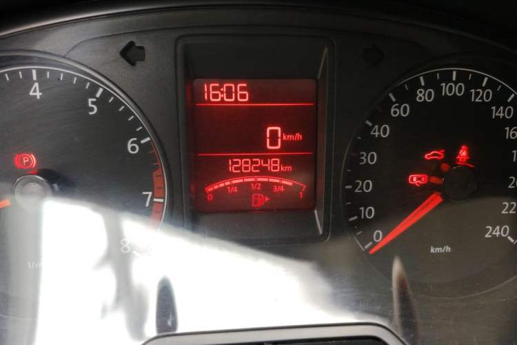 Used Volkswagen Jetta 2013 1.6L Manual Comfort Model Odometer Close Up