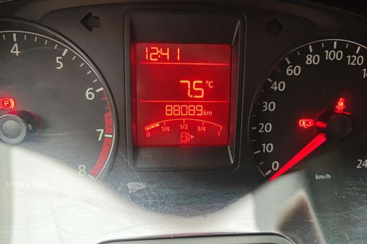 Used Volkswagen Jetta 2013 1.6L Manual Fashion Edition Odometer Close Up