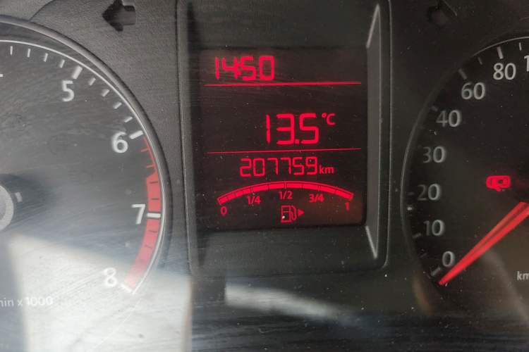 Used Volkswagen Jetta 2013 1.4L Manual Fashion Model Odometer Close Up
