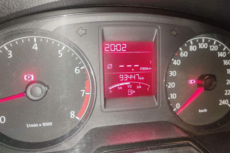 Used Volkswagen Jetta 2013 1.6L Manual Comfort Model Odometer Close Up