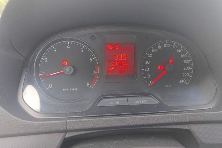 Used Volkswagen Jetta 2013 1.6L Manual Fashion Edition Odometer Close Up