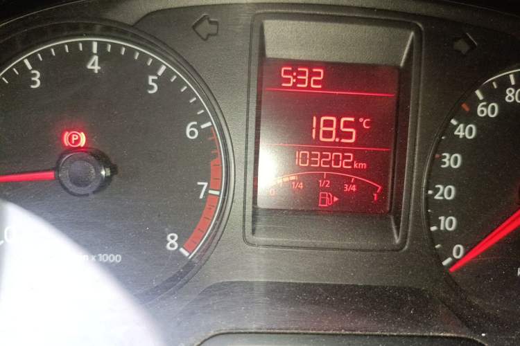 Used Volkswagen Jetta 2013 1.6L Manual Fashion Edition Odometer Close Up