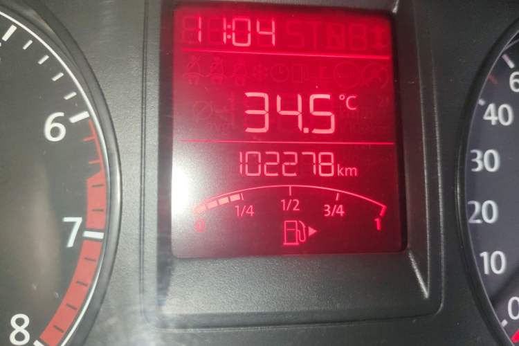 Used Volkswagen Jetta 2013 1.6L Manual Fashion Edition Odometer Close Up