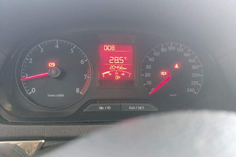 Used Volkswagen Jetta 2013 1.4L Manual Fashion Model Odometer Close Up