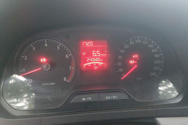 Used Volkswagen Jetta 2013 1.4L Manual Comfort Model Odometer Close Up