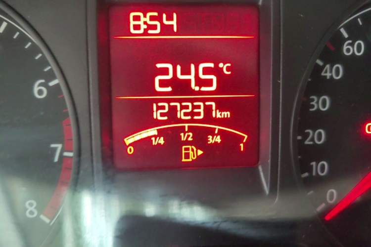 Used Volkswagen Jetta 2013 1.6L Manual Fashion Edition Odometer Close Up
