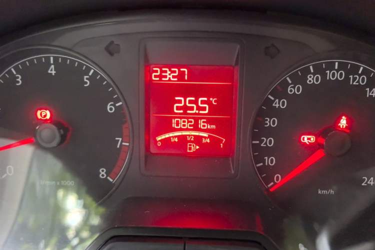 Used Volkswagen Jetta 2013 1.6L Manual Fashion Edition Odometer Close Up