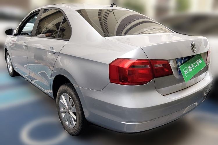 Used Volkswagen Jetta 2013 1.6L Manual Fashion Edition Rear Left 45 Deg