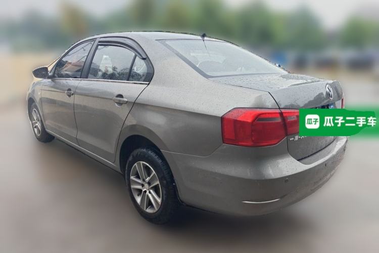 Used Volkswagen Jetta 2013 1.6L Manual Fashion Edition Rear Left 45 Deg