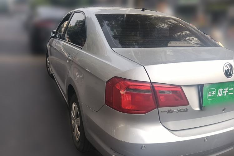 Used Volkswagen Jetta 2013 1.6L Manual Fashion Edition Rear Left 45 Deg