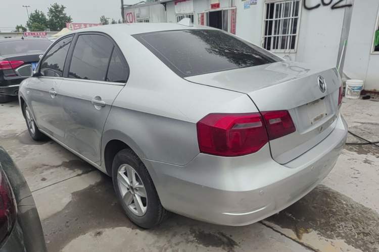 Used Volkswagen Jetta 2013 1.6L Manual Fashion Edition Rear Left 45 Deg