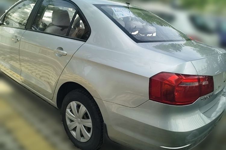 Used Volkswagen Jetta 2013 1.6L Manual Fashion Edition Rear Left 45 Deg