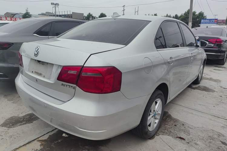 Used Volkswagen Jetta 2013 1.6L Manual Fashion Edition Rear Right 45 Deg