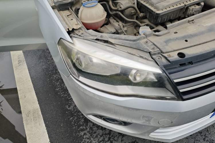Used Volkswagen Jetta 2013 1.6L Manual Comfort Model Right Front Headlight