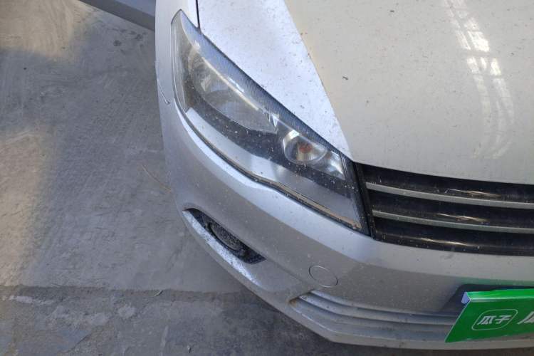 Used Volkswagen Jetta 2013 1.6L Manual Comfort Model Right Front Headlight
