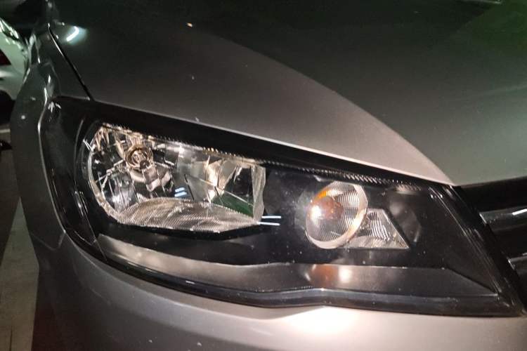 Used Volkswagen Jetta 2013 1.6L Automatic Comfort Model Right Front Headlight
