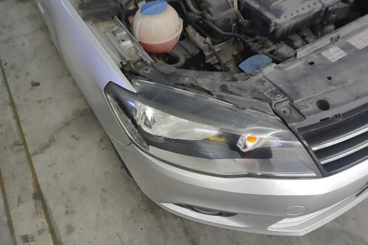 Used Volkswagen Jetta 2013 1.6L Automatic Comfort Model Right Front Headlight