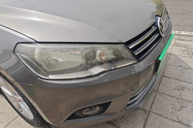 Used Volkswagen Jetta 2013 1.6L Manual Comfort Model Right Front Headlight