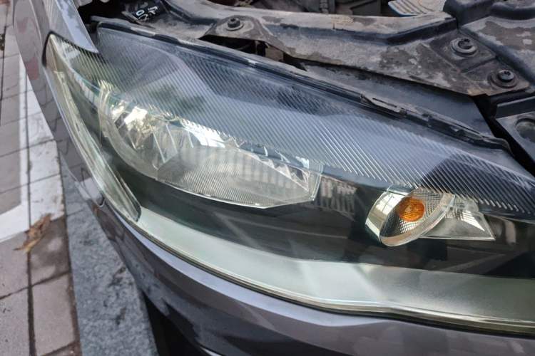Used Volkswagen Jetta 2013 1.6L Automatic Comfort Model Right Front Headlight