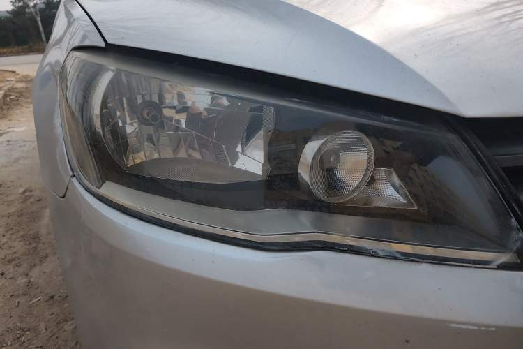 Used Volkswagen Jetta 2013 1.4L Manual Fashion Model Right Front Headlight
