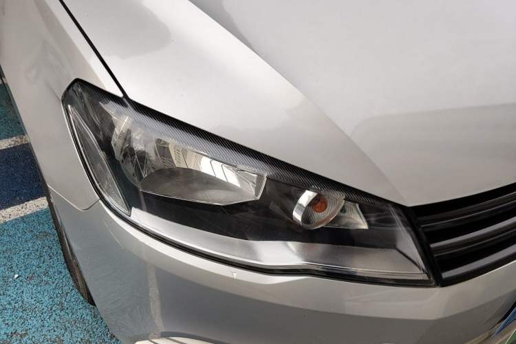 Used Volkswagen Jetta 2013 1.6L Manual Fashion Edition Right Front Headlight