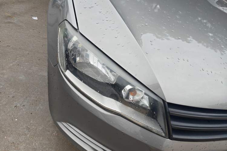 Used Volkswagen Jetta 2013 1.6L Manual Fashion Edition Right Front Headlight