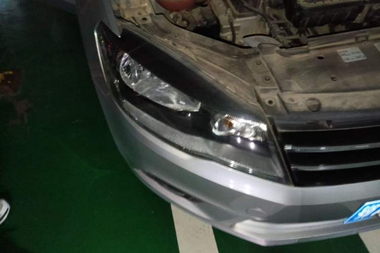 Used Volkswagen Jetta 2013 1.4L Manual Comfort Model Right Front Headlight