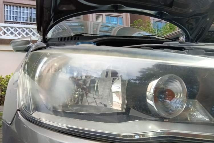 Used Volkswagen Jetta 2013 1.6L Automatic Comfort Model Right Front Headlight
