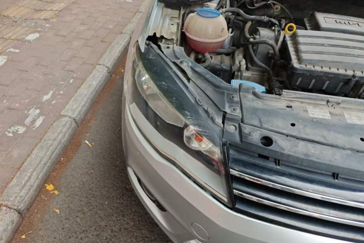Used Volkswagen Jetta 2013 1.6L Automatic Comfort Model Right Front Headlight