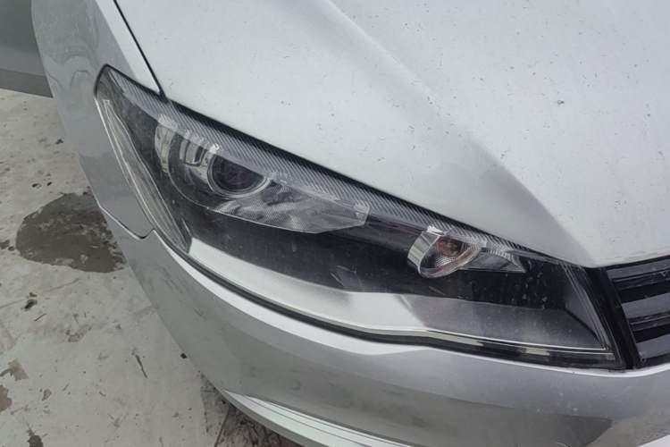 Used Volkswagen Jetta 2013 1.6L Manual Fashion Edition Right Front Headlight
