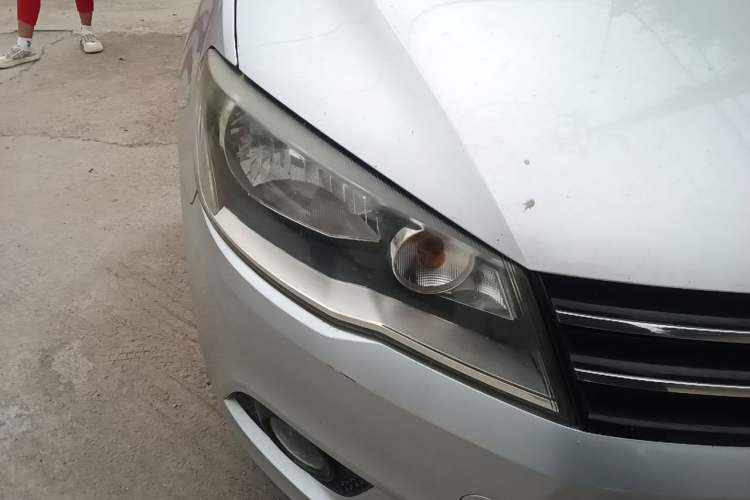 Used Volkswagen Jetta 2013 1.4L Manual Comfort Model Right Front Headlight