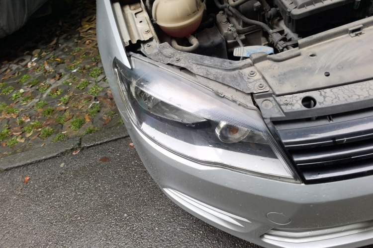 Used Volkswagen Jetta 2013 1.6L Manual Fashion Edition Right Front Headlight