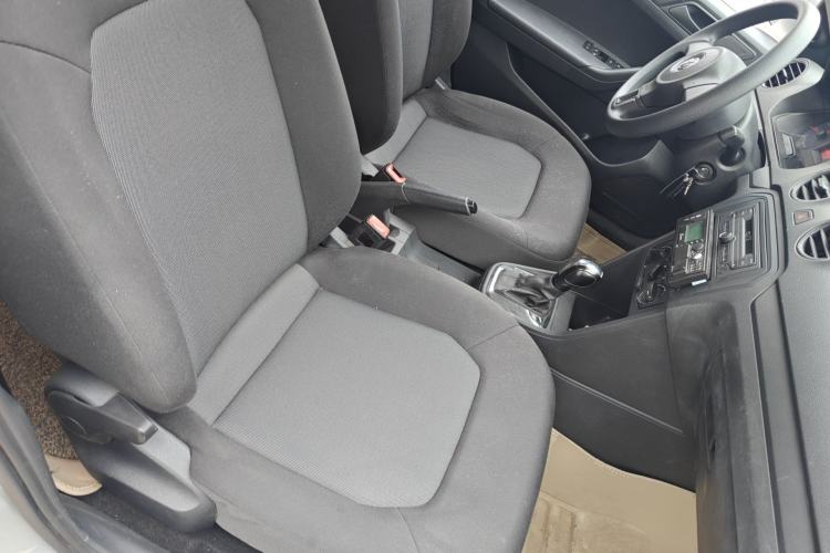 Used Volkswagen Jetta 2013 1.6L Automatic Fashion Model Right Front Seat