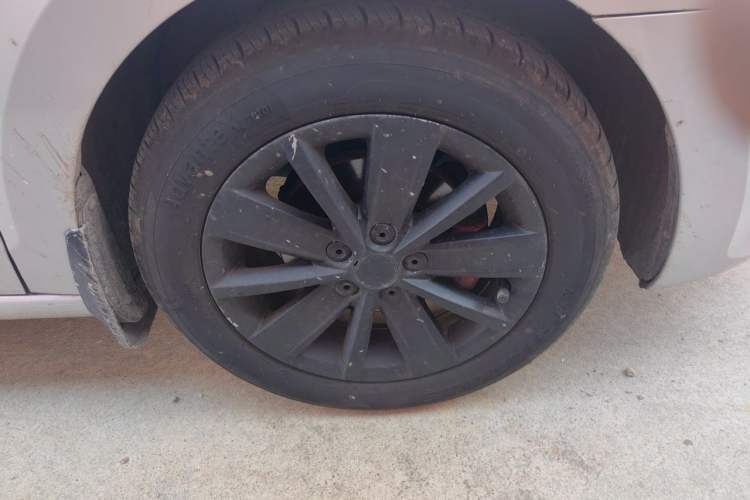 Used Volkswagen Jetta 2013 1.6L Automatic Comfort Model Right Front Wheel Hub