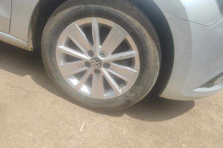 Used Volkswagen Jetta 2013 1.4L Manual Comfort Model Right Front Wheel Hub