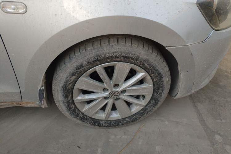 Used Volkswagen Jetta 2013 1.6L Manual Comfort Model Right Front Wheel Hub