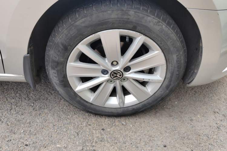 Used Volkswagen Jetta 2013 1.4L Manual Comfort Model Right Front Wheel Hub