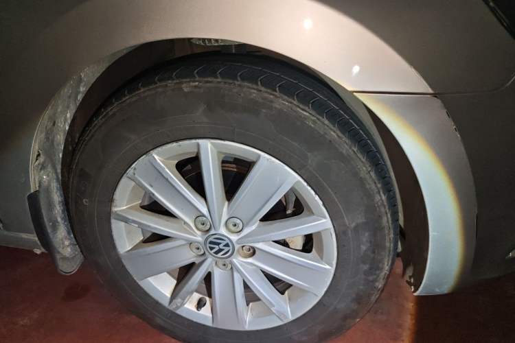 Used Volkswagen Jetta 2013 1.6L Automatic Comfort Model Right Front Wheel Hub