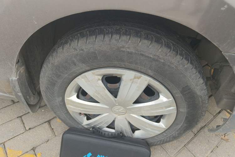 Used Volkswagen Jetta 2013 1.6L Manual Fashion Edition Right Front Wheel Hub