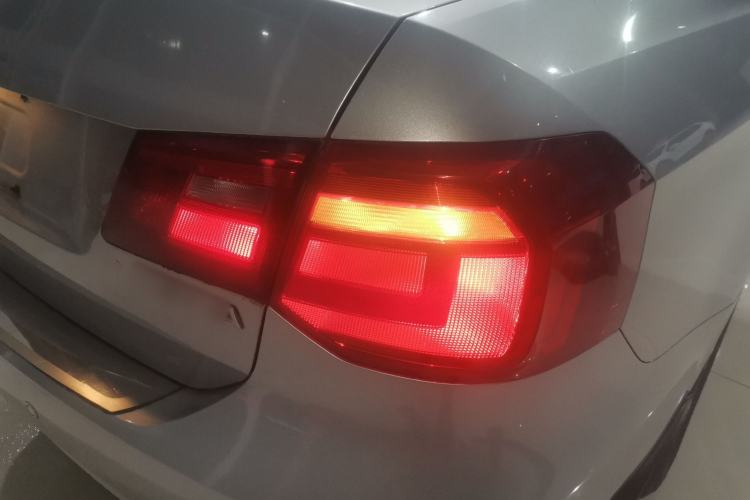 Used Volkswagen Jetta 2013 1.4L Manual Fashion Model Right Rear Taillight