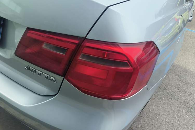 Used Volkswagen Jetta 2013 1.6L Automatic Comfort Model Right Rear Taillight