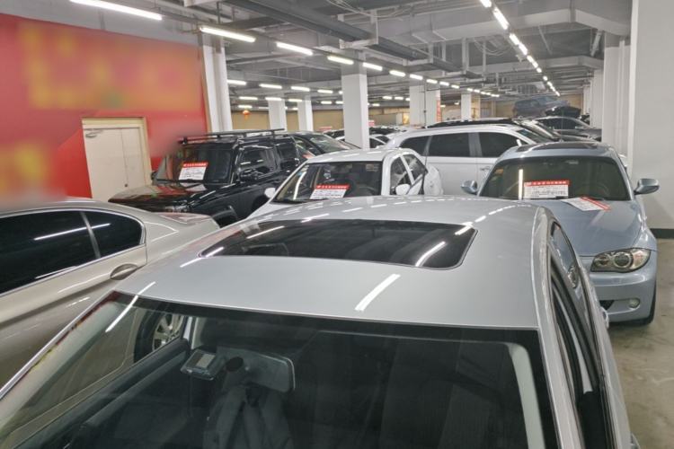 Used Volkswagen Jetta 2013 1.6L Manual Comfort Model Roof