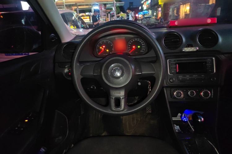 Used Volkswagen Jetta 2013 1.6L Automatic Fashion Model Steering Wheel