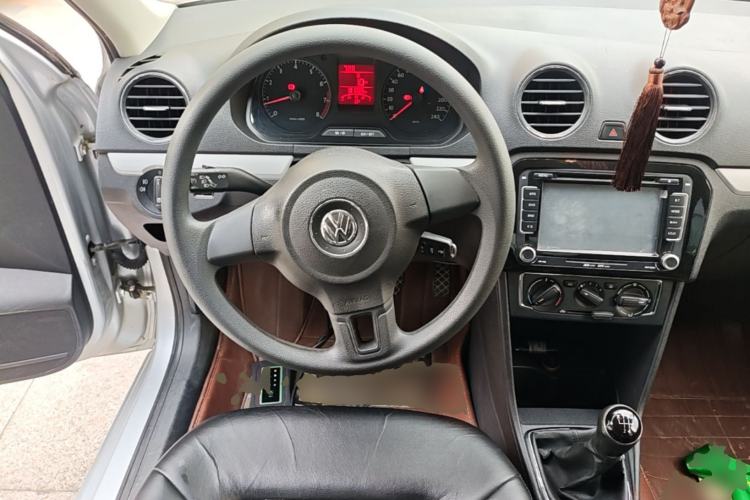 Used Volkswagen Jetta 2013 1.6L Manual Comfort Model Steering Wheel