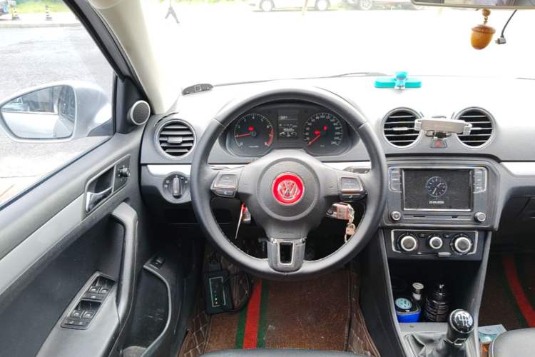 Used Volkswagen Jetta 2013 1.6L Manual Comfort Model Steering Wheel