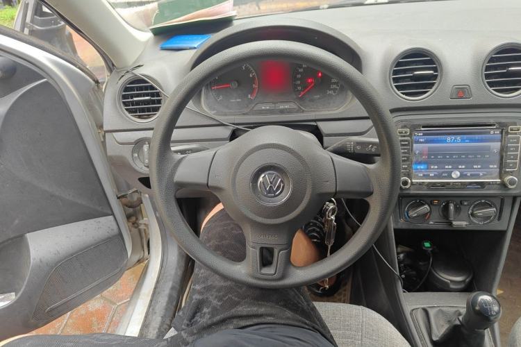 Used Volkswagen Jetta 2013 1.6L Manual Fashion Edition Steering Wheel