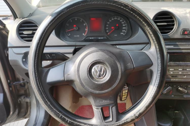 Used Volkswagen Jetta 2013 1.4L Manual Fashion Model Steering Wheel